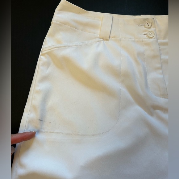 Nike Golf all white skirt skort w/front pockets w/zip & button closure. Sz-8 R12 - Picture 11 of 14